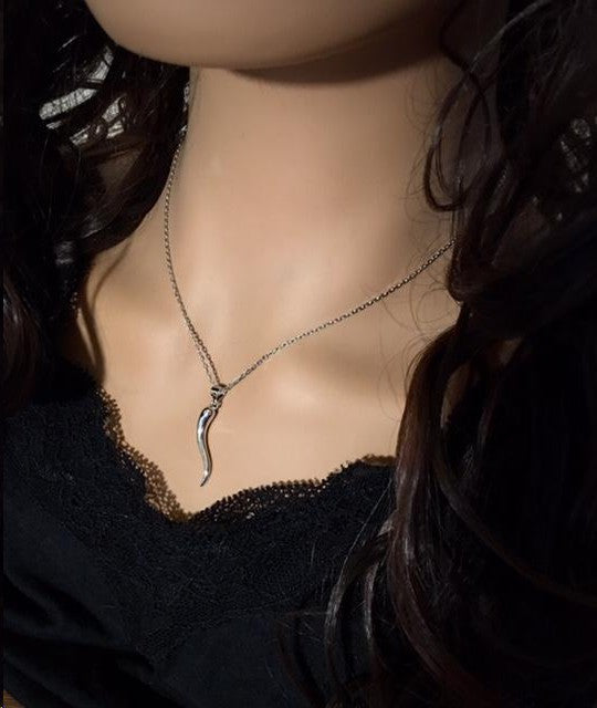 Traditional "Cornetto" pendant for women